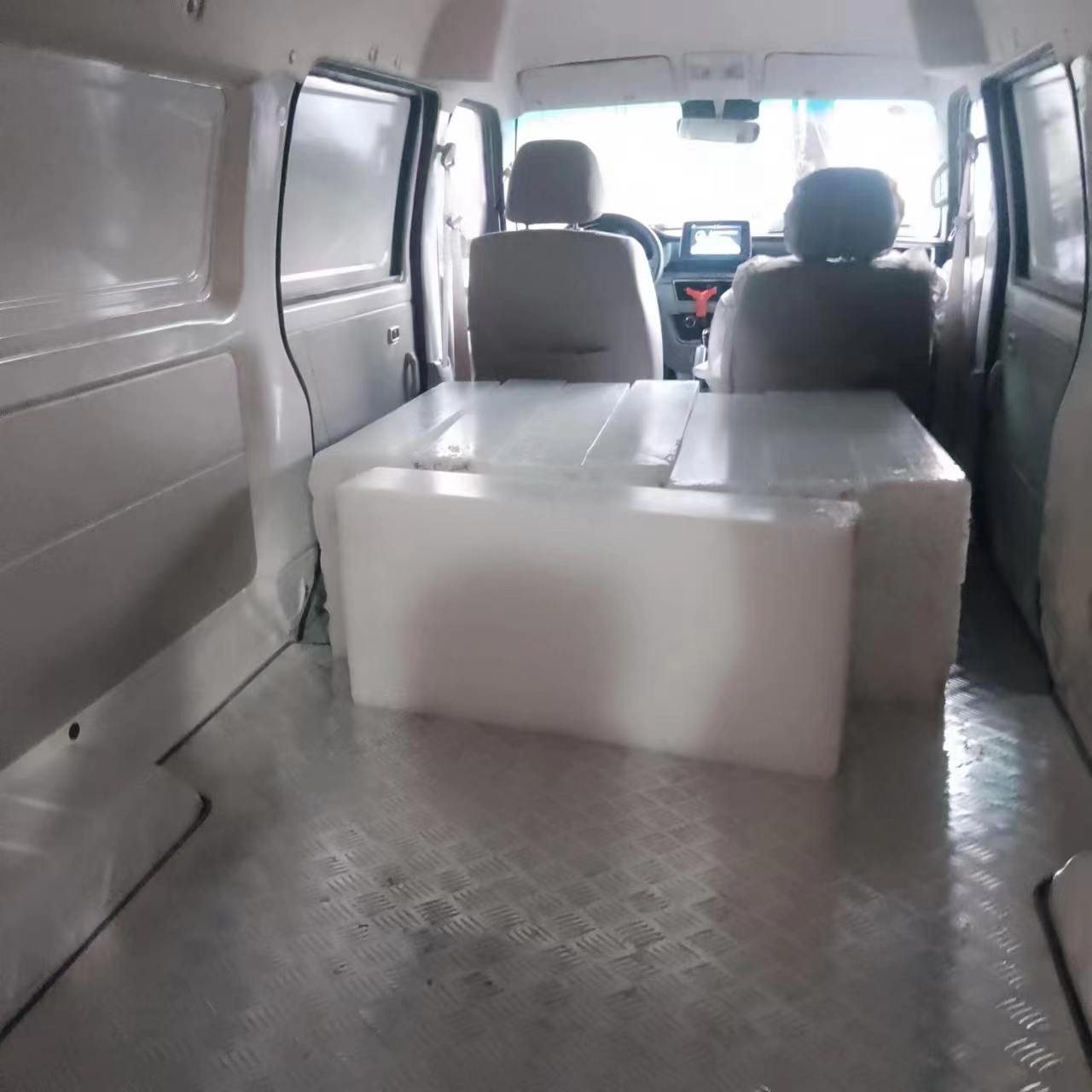 工业降温的大冰块-蔡甸良臣制冰厂